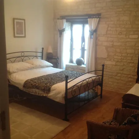 Le Grenier 1 Rue Verte 16140 France Bed & Breakfast *